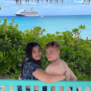 Meet your Posher, Logan